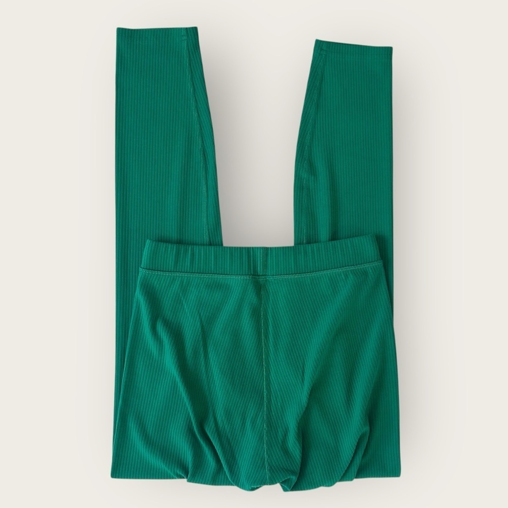 Alo Yoga Blissful High-Waisted Ribbed 7/8 Legging - Green SMALL - Picture 2 of 6